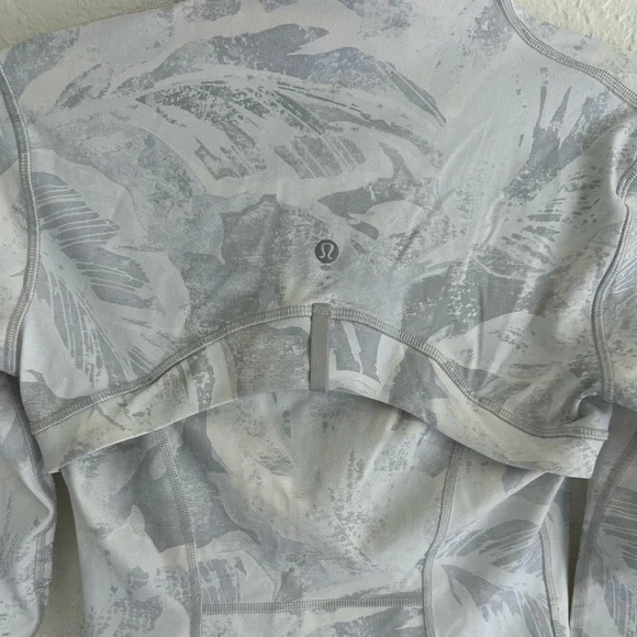 Lululemon Define Jacket, size 4, new with tags - Picture 7 of 7